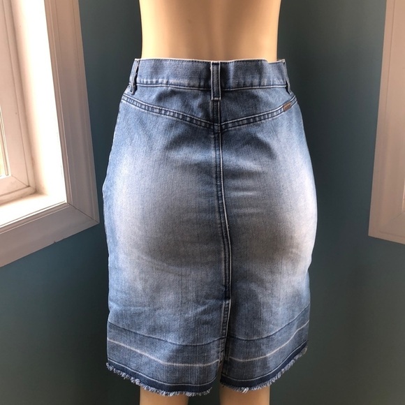 🧿 Calvin Klein Distressed Hem Denim Skirt (Juniors) - Picture 5 of 5
